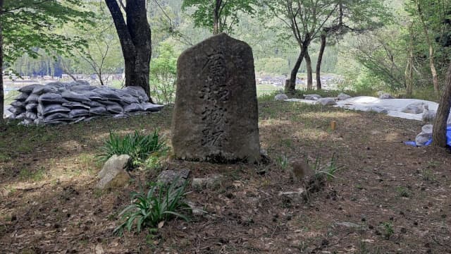 岐阜県高山市の広瀬城跡附田中筑前守墓碑