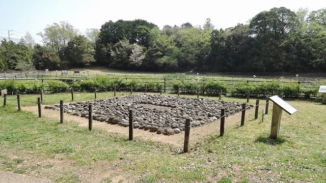 静岡県浜松市の二本ヶ谷積石塚群