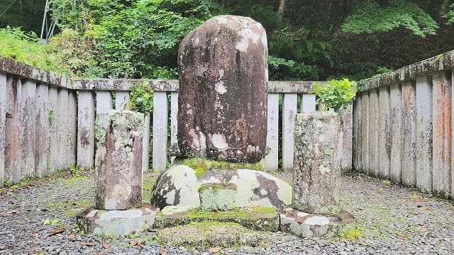静岡県伊豆市の源頼家の墓