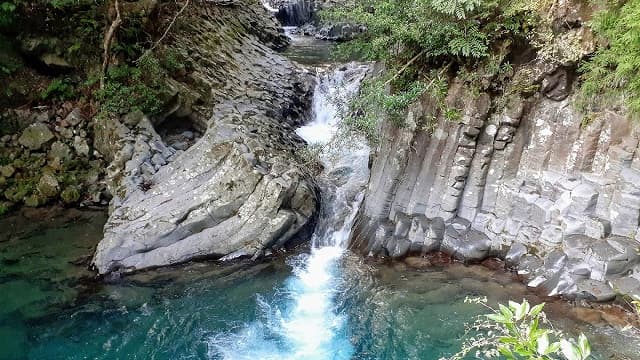 静岡県賀茂郡の河津七滝(出合滝)