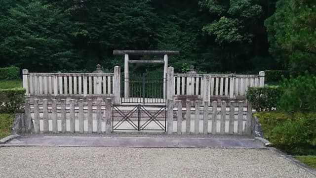 滋賀県大津市の長等山前陵