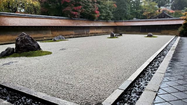 京都府京都市の龍安寺方丈庭園