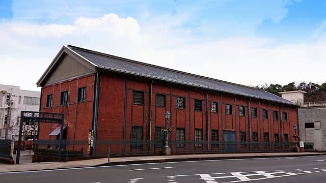 京都府舞鶴市の赤レンガ博物館