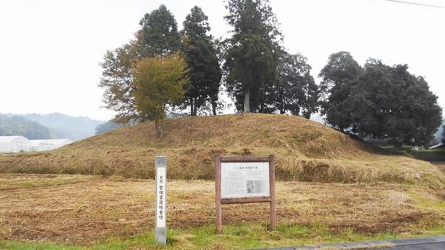 京都府綾部市の聖塚・菖蒲塚古墳