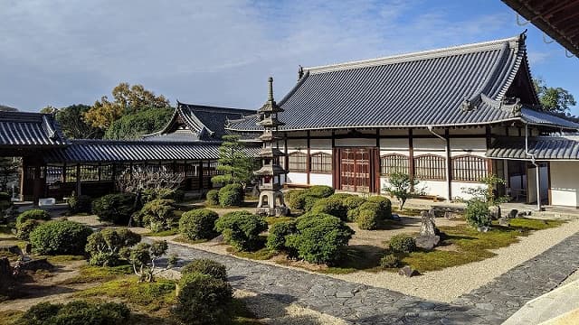 京都府宇治市の興聖寺庭園及び琴坂