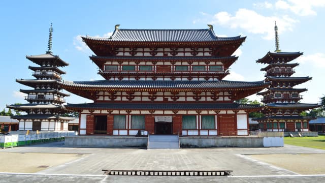 奈良県奈良市の薬師寺旧境内