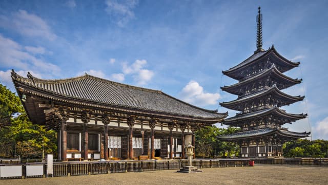 奈良県奈良市の興福寺旧境内