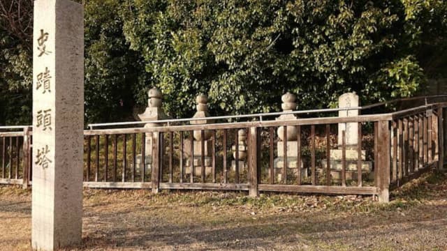 奈良県奈良市の頭塔