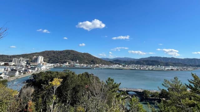 和歌山県和歌山市の和歌の浦（奠供山）
