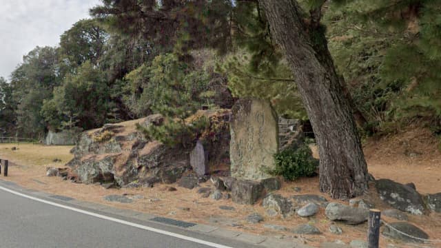 和歌山県和歌山市の和歌の浦（芦辺屋・朝日屋跡と鏡山）