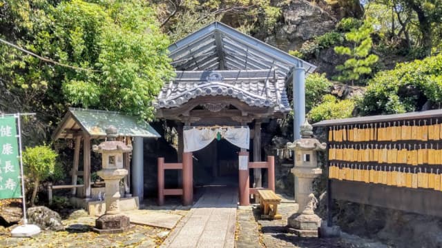 和歌山県和歌山市の和歌の浦（塩竃神社境内地）