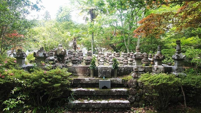 和歌山県田辺市の野長瀬氏・横矢氏一族の墓所