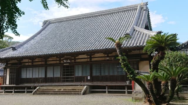 和歌山県東牟婁郡の無量寺境内（熊野参詣道大辺路）