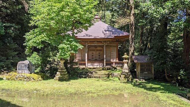 島根県出雲市の鰐淵寺境内