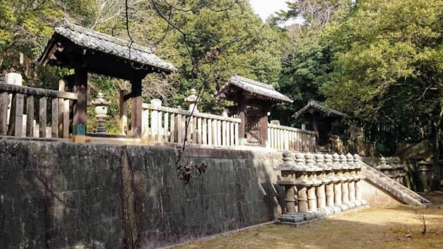 岡山県岡山市の岡山藩主池田家墓所附津田永忠墓