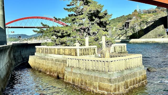 広島県呉市の伝清盛塚