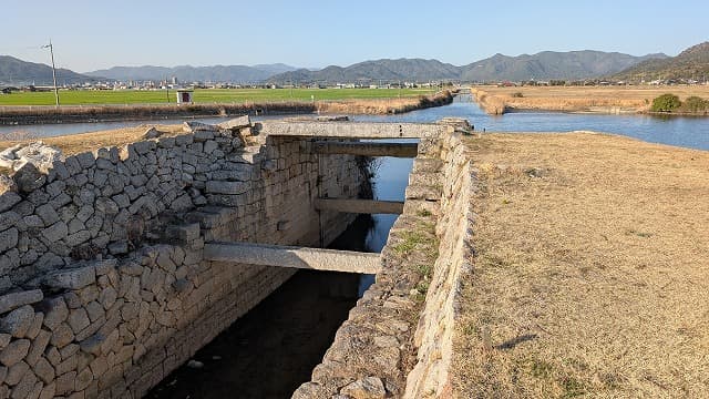 山口県山口市の周防灘干拓遺跡（名田島新開作南蛮樋）