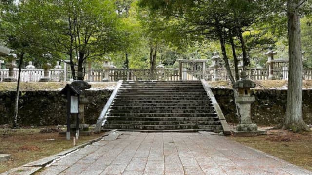 山口県山口市の萩藩主毛利家墓所（香山墓所）