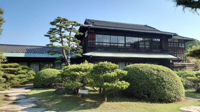香川県高松市の披雲閣庭園