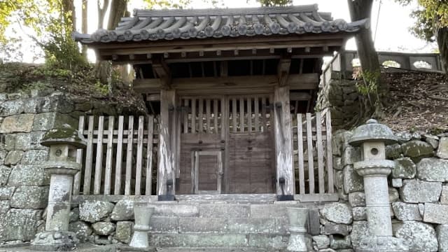 香川県高松市の高松藩主松平家墓所（法然寺）