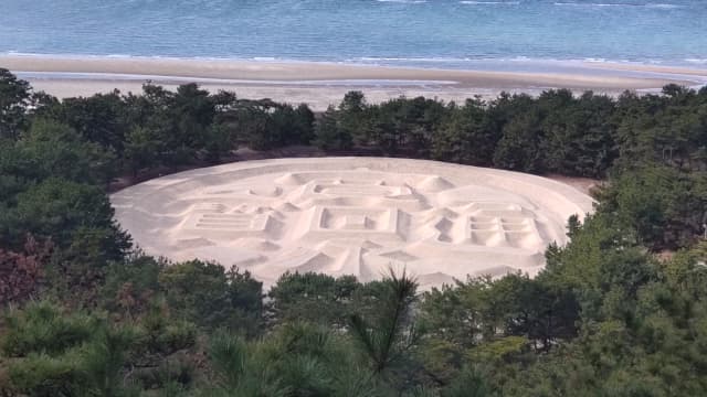 香川県観音寺市の琴弾公園（銭形砂絵）