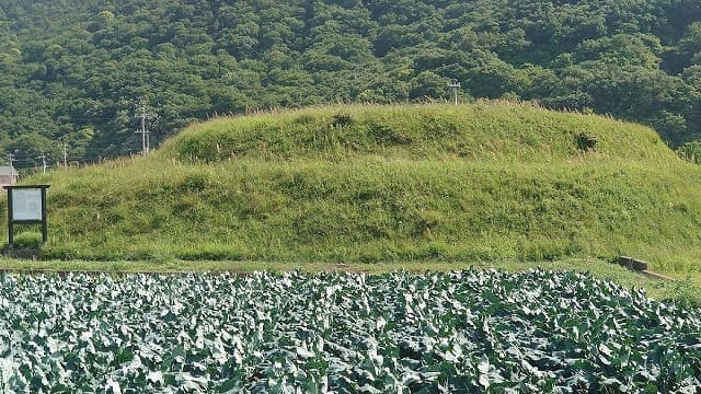 香川県仲多度郡の盛土山古墳