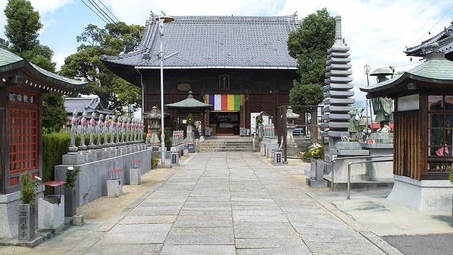 香川県仲多度郡の道隆寺