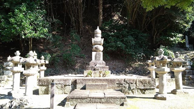 愛媛県宇和島市の伊達秀宗の墓