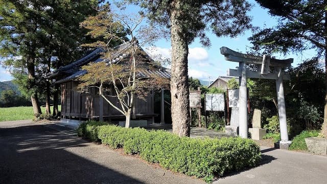 高知県香美市の野中神社（お婉堂）