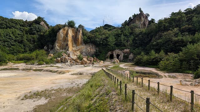 佐賀県西松浦郡の肥前磁器窯跡（泉山磁石場跡）