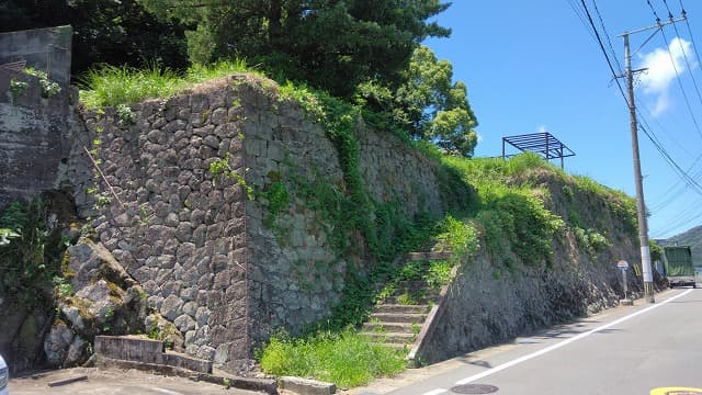 長崎県の戸町番所跡4・5・6・7番石標柱