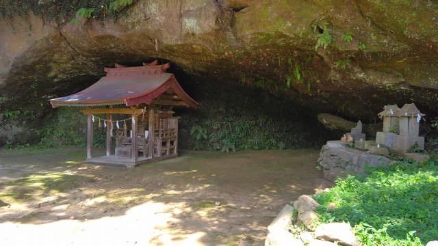 長崎県佐世保市の福井洞窟