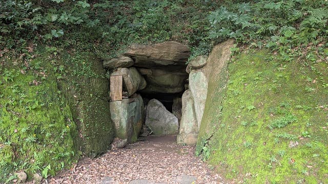 長崎県壱岐市の鬼の窟古墳