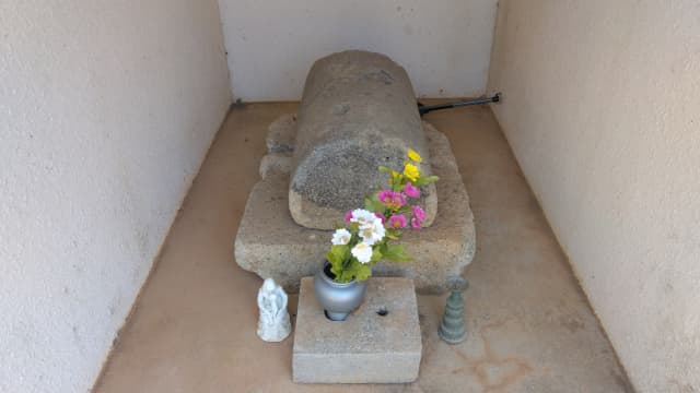 長崎県の小浜町椎山のキリシタン墓碑