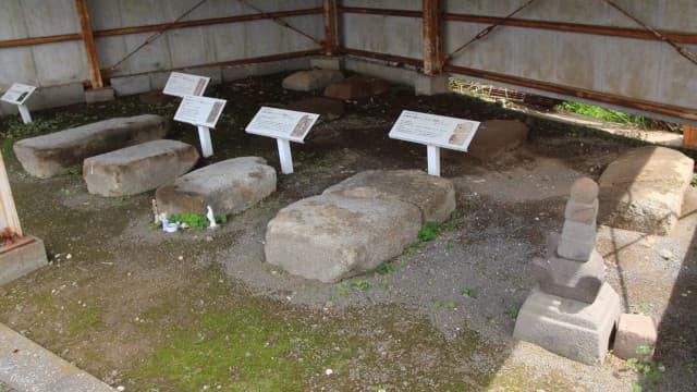 長崎県の有家町力野のキリシタン墓碑（2基）