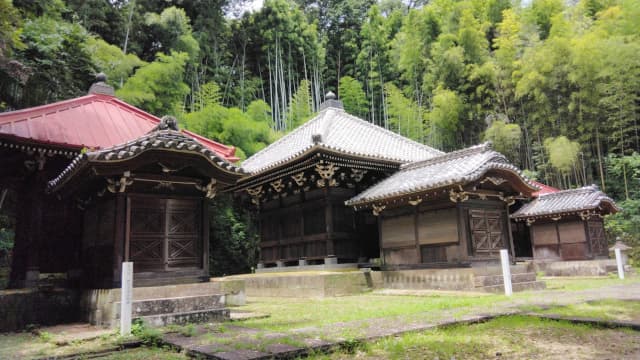 熊本県の熊本藩主細川家墓所