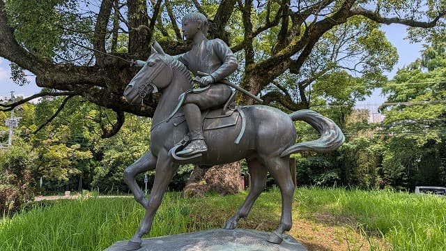 熊本県熊本市の田原坂＿美少年の像