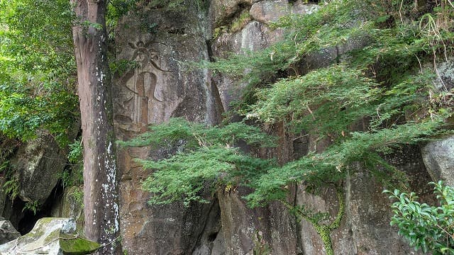 熊本県玉名市の青木磨崖梵字群
