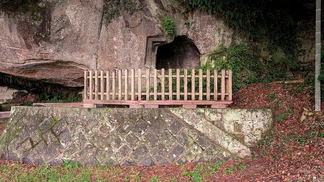 熊本県山鹿市の鍋田横穴