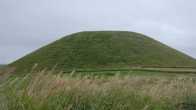 熊本県の米塚及び草千里ヶ浜