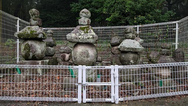 大分県別府市の竈門氏墓地古塔群