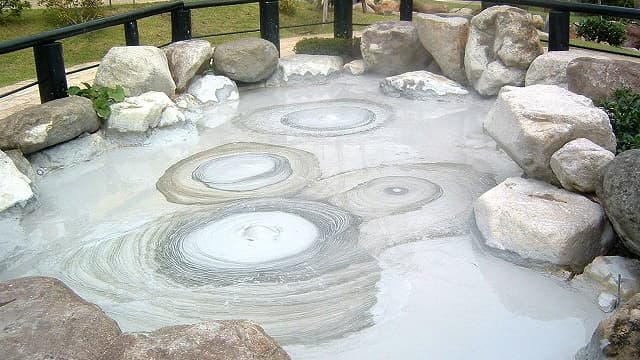 大分県別府市の鬼石坊主地獄