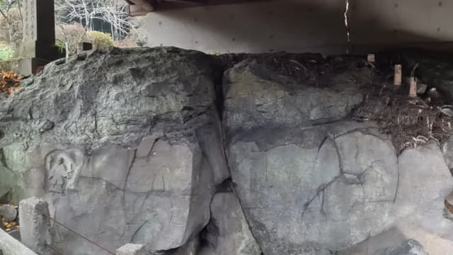 大分県の長湯線彫磨崖仏