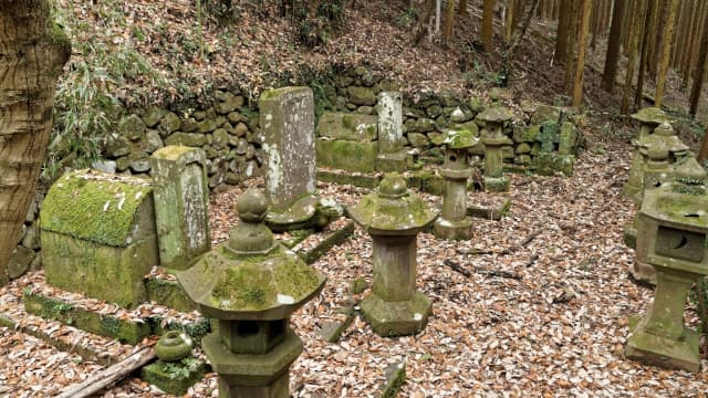 大分県の井上主水左衛門並古・並増墓所