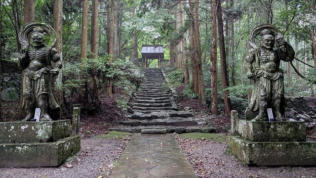 大分県国東市の足曳山両子寺