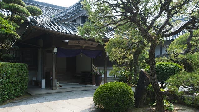 大分県速見郡の的山荘