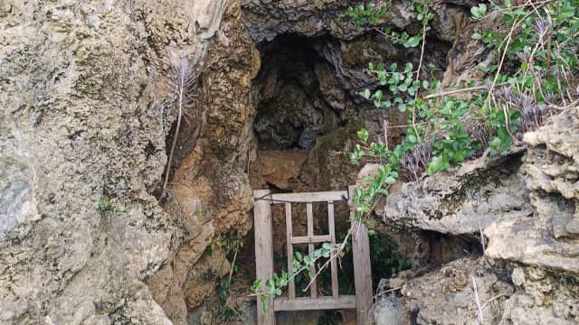 沖縄県那覇市の山下町第一洞穴