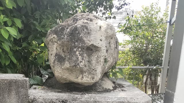 沖縄県宜野湾市のイリーグァー前のシーサー