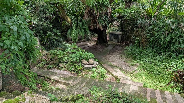 沖縄県浦添市のティークガマ